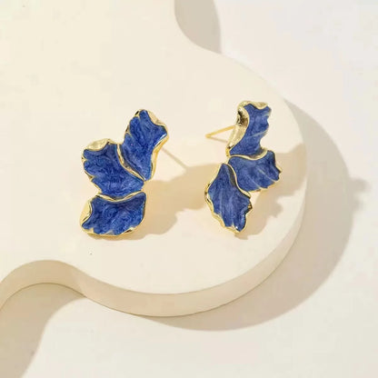 Cream Flower Earrings