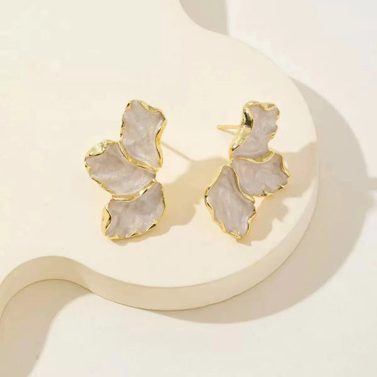 Cream Flower Earrings